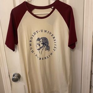 Humboldt university Berlin baseball t-shirt white/burgundy L women’s NWT